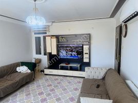 Yüzüncü Yıl Mah. Geniş Oturumlu Satılık 4+1 Daire Ve İş Yeri