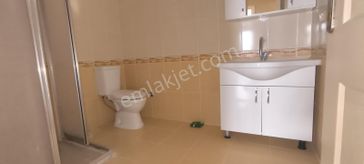 Edis Emlak'tan Bafra Mevlanada Kiralık Asansörlü 3+1 Arakat