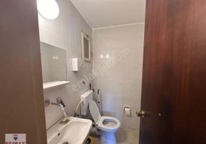 Bornova Merkez Kocaoğlu İş Merkezinde 40 M² Satılık Ofis