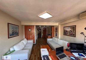 Bornova Merkez Kocaoğlu İş Merkezinde 40 M² Satılık Ofis