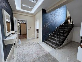 Hatıp Cad.polis Merkezine 2 Km Müstakil 5+1 Özel İşçilik Villa