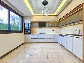 ▶ ▶ Akçay Körfez'den Yenimahallede Şömineli Akıllı Ev Sistemli 4+1 Villa