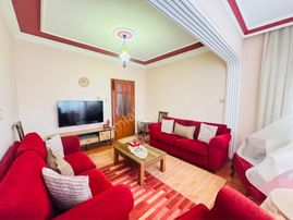 Güllerpınarı Mahallesinde Satılık Krediye Uygun Eşyalı 2+1 Ayrı Mutfak Daire