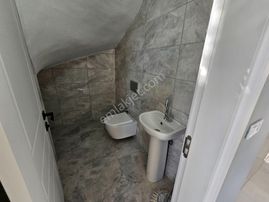 Deniz'den 4+1 Müstakil Havuzlu,ayrı Mutfaklı,geniş Bahçeli Villa