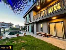 Didim Altınkum'da Plaja 800 M,ultra Lüks Tam Müğstakil Villa