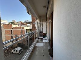 Karşıyaka Şemikler Mah. 3+1 Geniş Daire