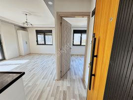 Denıze Yakın Havuz Manzaralı Köşe Daıre 1+1