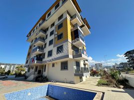 Denıze Yakın Havuz Manzaralı Köşe Daıre 1+1