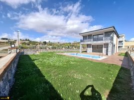 Didim Seyrantepe, 600 M2 Arsa İçinde,doğa İle İç İçe Lüks Villa