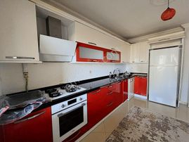 Uzun Süreli Eşyalı Kiralık 3+1 Doğalgazlı 165m2 Daire