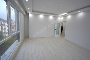 Satılık Butik Sitede 170 M İki Aileye Uygun 4+1 Üst Dublex Daire
