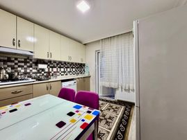 Kalecik Emlak'tan Yeni Binada Asansörlü K.garajlı Giriş Kat 3+1