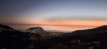 Alanya Tepe Mahallesi'nde Kale & Deniz Manzaralı Lüks Dubleks Villa