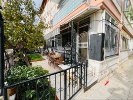 Altınoluk Yolun Alt Kısmında Denize Yürüme Mesafesinde Bahçeli Müstakil Girişli 2+1 Daire