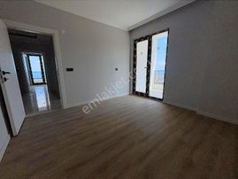 Bilkent Sitesinde 3 Cepheli Doğalgazlı Deniz Manzaralı 3+1 Daire