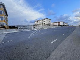 Ana Caddede Okulların Karşısında Satılık Arsa