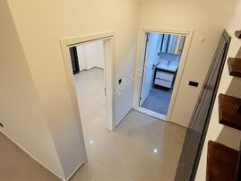 Kuşadası Davutlarda Havuzlu Sitede Satılık 4+1 Villa