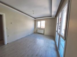 İzmır Buca Yıldız Mh. D.gazlı Kiralık 2+1 Daıre