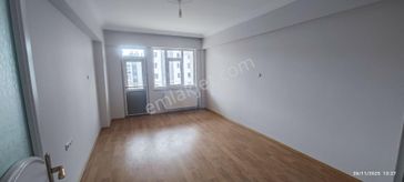 Cuma Pazarının Karşısın Da