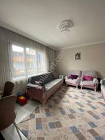 Cumhuriyet Mahallesinde Asansörlü, Doğalgazlı 2+1 Kiralık Daire