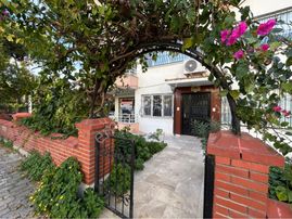 Kuşadası Marina Mevkii Bakımlı 3+1kiralık Daire