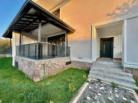 ✨akçay Ay Emlaktan✨altınolukta Kazdağları Etekleri Huzur Bulacağınız Denize 100 M Satılık 3+1 Villa