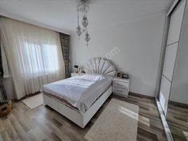 Halkalı Toki Kardelen Evleri 132 M² Satılık 3+1 Tadilatlı Daire