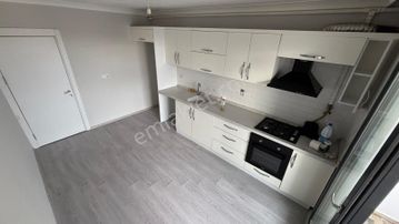 Mançodan Edremit Gaziilyas Mahallesi Tugay Yolu Üzerinde 3+1 Satılık Daire