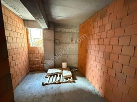 Cadde Yanı 2+1 Yapım Aşamasında İster Oturum İster Yatırım !!!