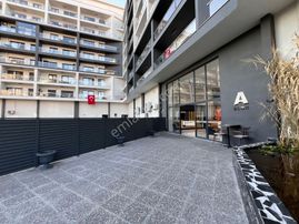 Çiğli Balatçıkta Havuzlu Site İçinde Modern 1+1 Satılık Daire