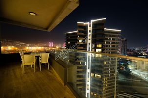 İzmir Alsancak'ta Deniz Manzaralı 3+1 Daire