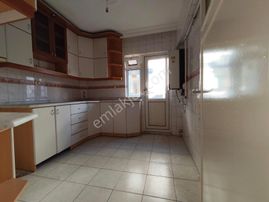 Yılmaz Gayrimenkul Genış Yapılı Masrafsız Ara Kat 3+1 Ön Cephe Kıralık