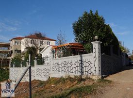 Karasu Resuller'de Isıtmalı Havuzlu 600 M2 İçinde Müstakil 2+1