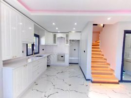 Kötü Gün Dostu 4+1 Bahçeli Lüks Müstakil Yazlık Villa