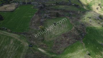 Çanakkale Merkez Ulupınar Köyünde Köye Yakın Tarla