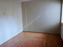 Kösedağ Emlaktan Orhan Kurt Sitesinde Giriş Kat 3+1 Daire