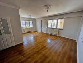 Kösedağ Emlaktan Çarşı Merkezde 3+1 Satılık Daire