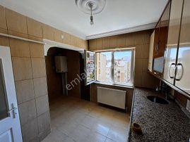 Kösedağ Emlaktan Çarşı Merkezde 3+1 Satılık Daire