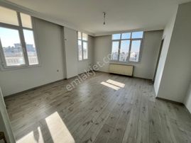 Rng'den Reşatbey'in En İyi Konumunda 4 Cepheli Ultra Ferah 4+1