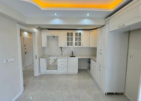 Zeki Emlak'tan Muradiye'de Geniş, Ferah Satılık 2+1 Daire