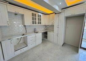 Zeki Emlak'tan Muradiye'de Geniş, Ferah Satılık 2+1 Daire