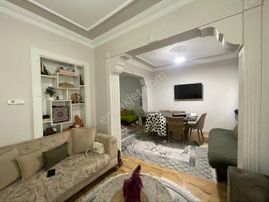 Ecem Emlaktan Şehremini Örümceksiz Camii Karşısı 1 Ara Kat