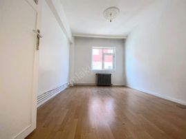 Yılmaz Gayrimenkul'den Atatürk Mh 3+1 3. Katta 2.889 Pazarlıklı 125m2 Cadde Üzeri Kupon Daire