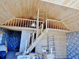 Merkeze Yakın, Doğaya Komşu: 15 Kmde Taş Ev Fırsatı!