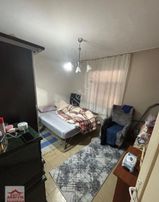 Bayraklı Çardak Meydanı 227m2 Bahçeli 2 Ev 1 Dükkan