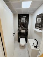 Finike Sokakta Oturuma Hazır Yenilenmiş Konut.