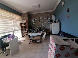 Merkezi Lokasyonda 2 Katlı, Geniş Depolu Satılık Kiracılı Dükkan