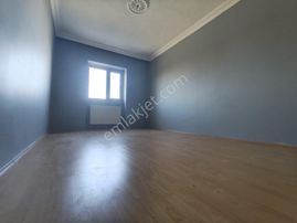 Yılmaz Gayrimenkul'den Ara Kat Park Cepheli Geniş M2 Li Fırsat Kiralık Daire