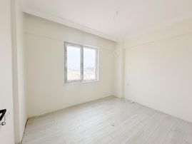 S.içerisinde Açık Cephe Muhteşem Genişlikte 2+1 Katbahçeli Daire