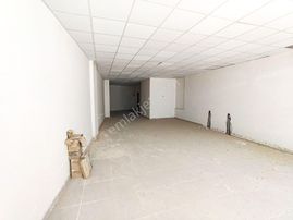 100 M2 Merkezi Ve Geniş Kullanımlı Dükkan